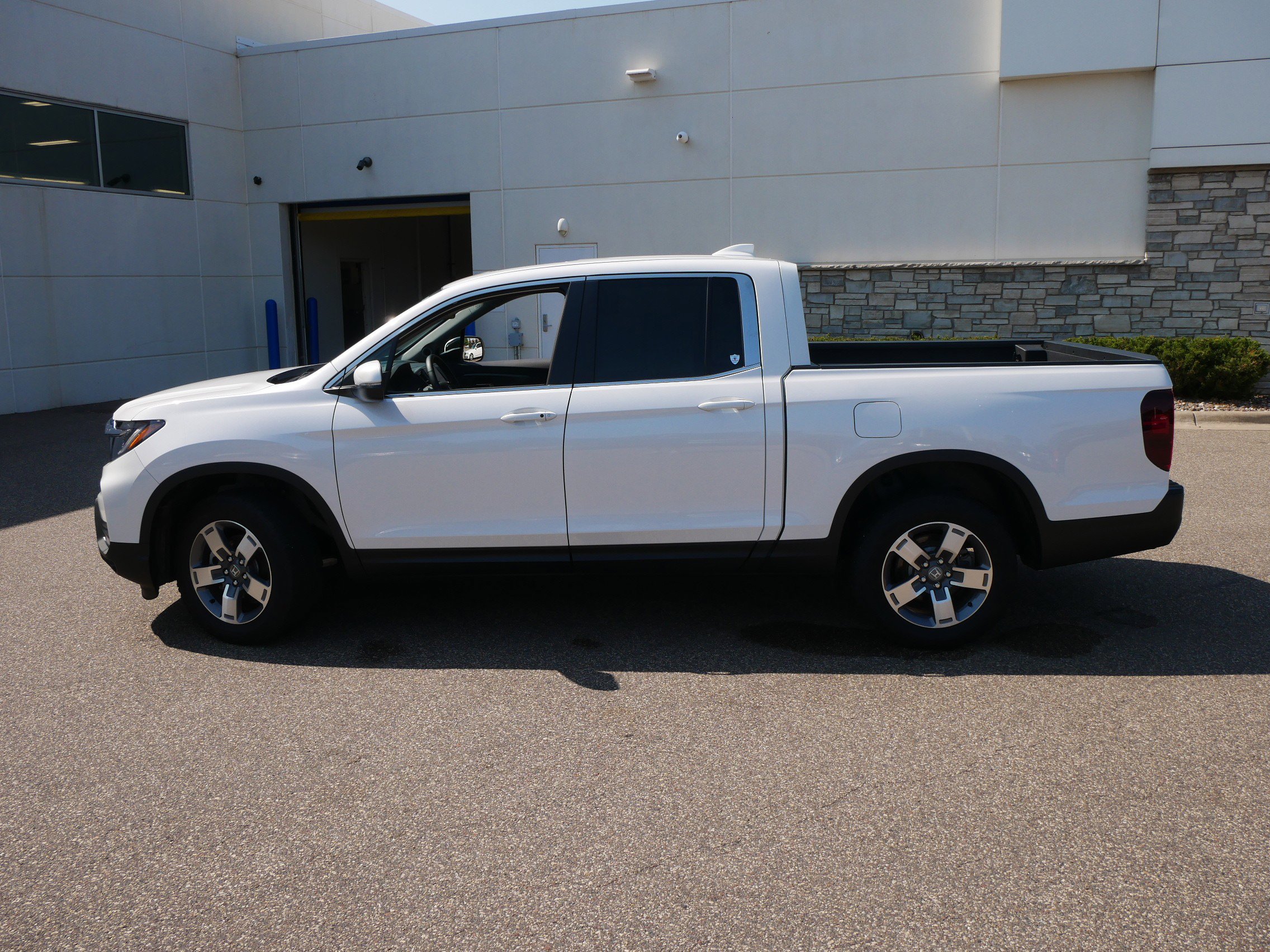 Certified 2025 Honda Ridgeline RTL with VIN 5FPYK3F56SB002669 for sale in Coon Rapids, Minnesota