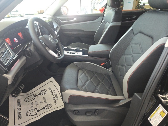 2025 Volkswagen Atlas Peak Edition SE photo 13