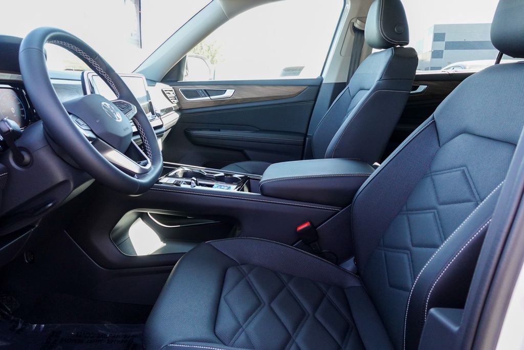2026 Volkswagen Atlas SE Technology photo 12
