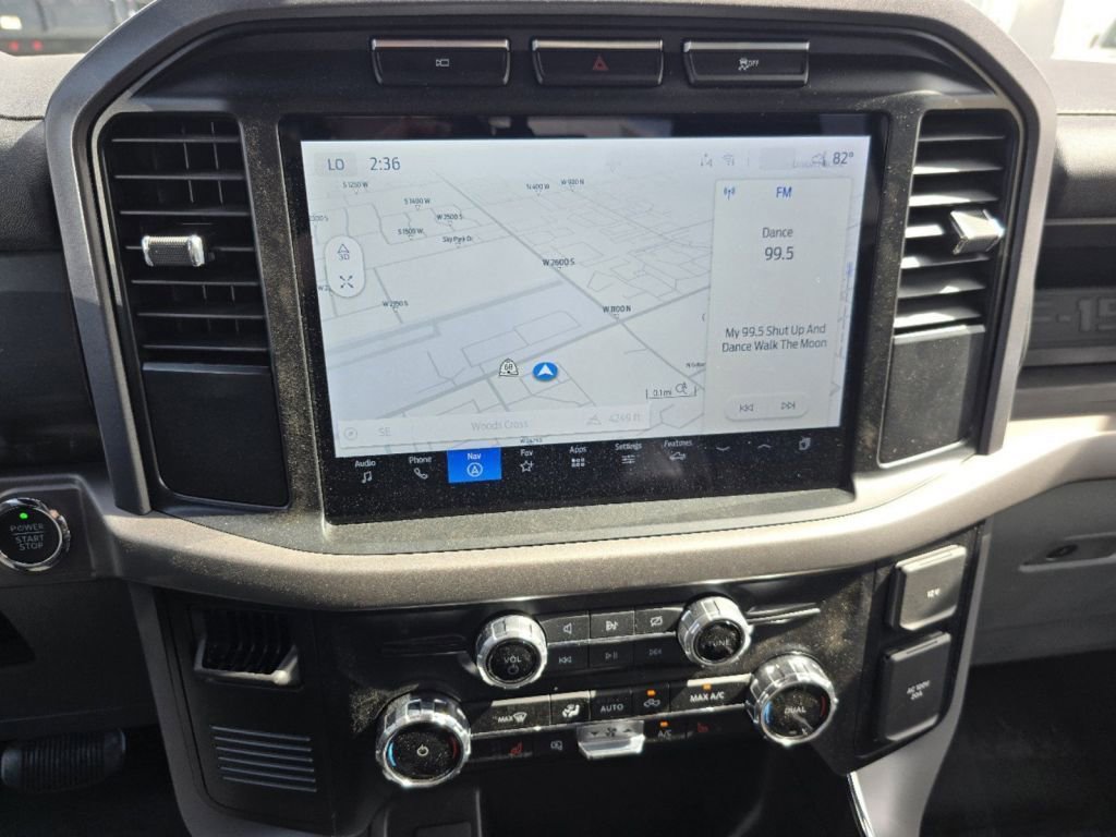 2024 Ford F-150 Lightning photo 2