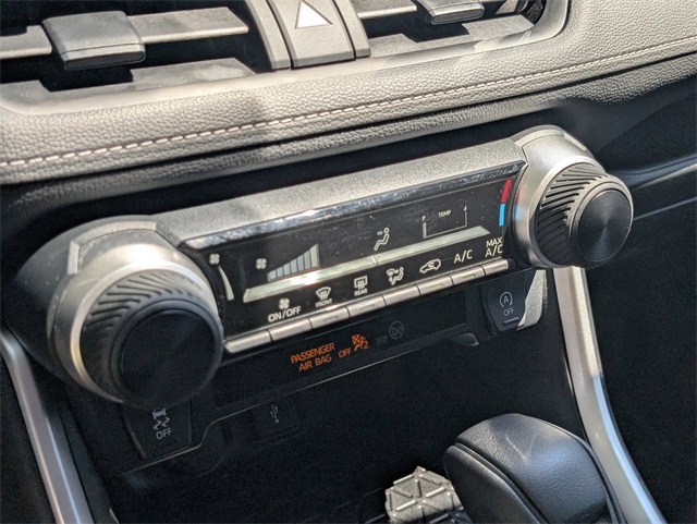 2022 Toyota RAV4 LE photo 19