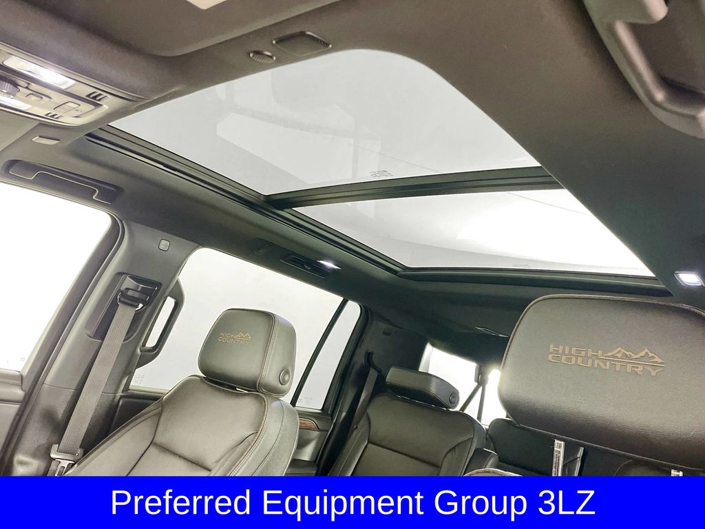 2021 Chevrolet Suburban High Country photo 14