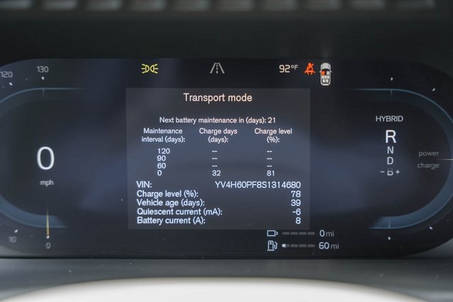 2025 Volvo XC90 T8 photo 31
