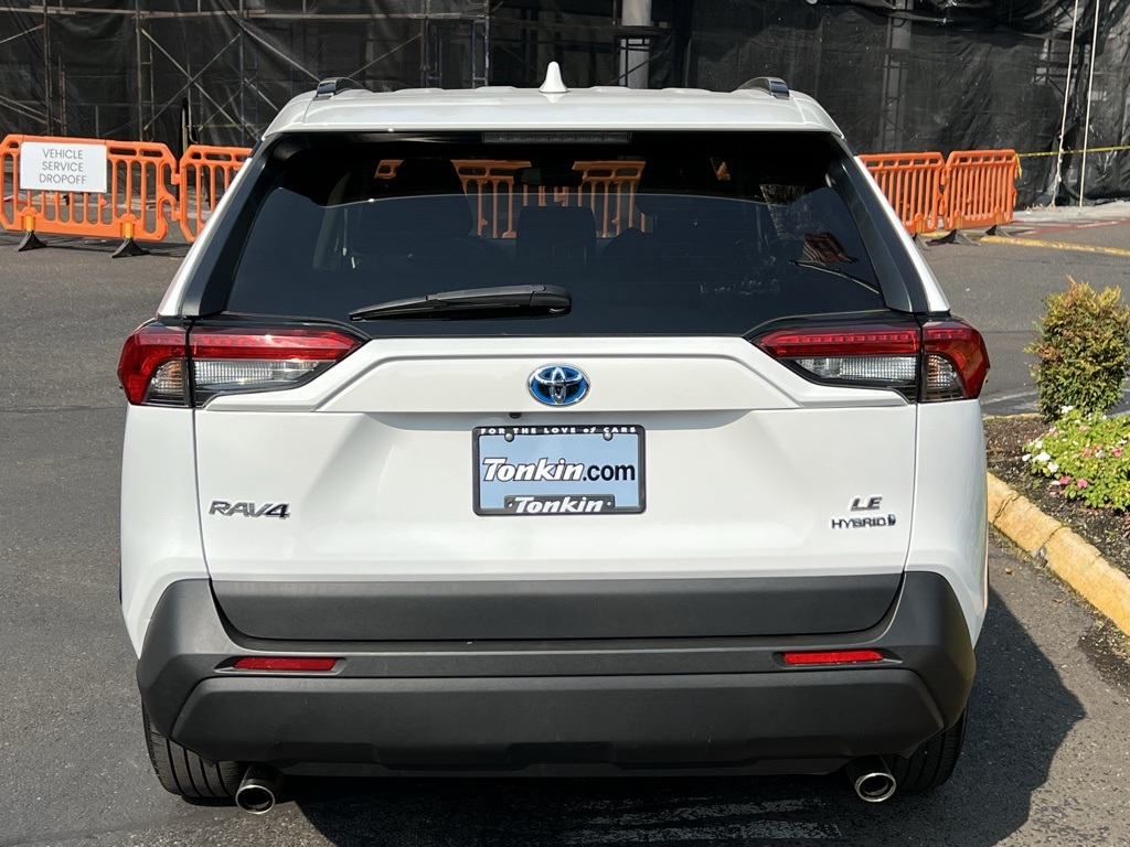 2021 Toyota RAV4 Hybrid LE photo 3