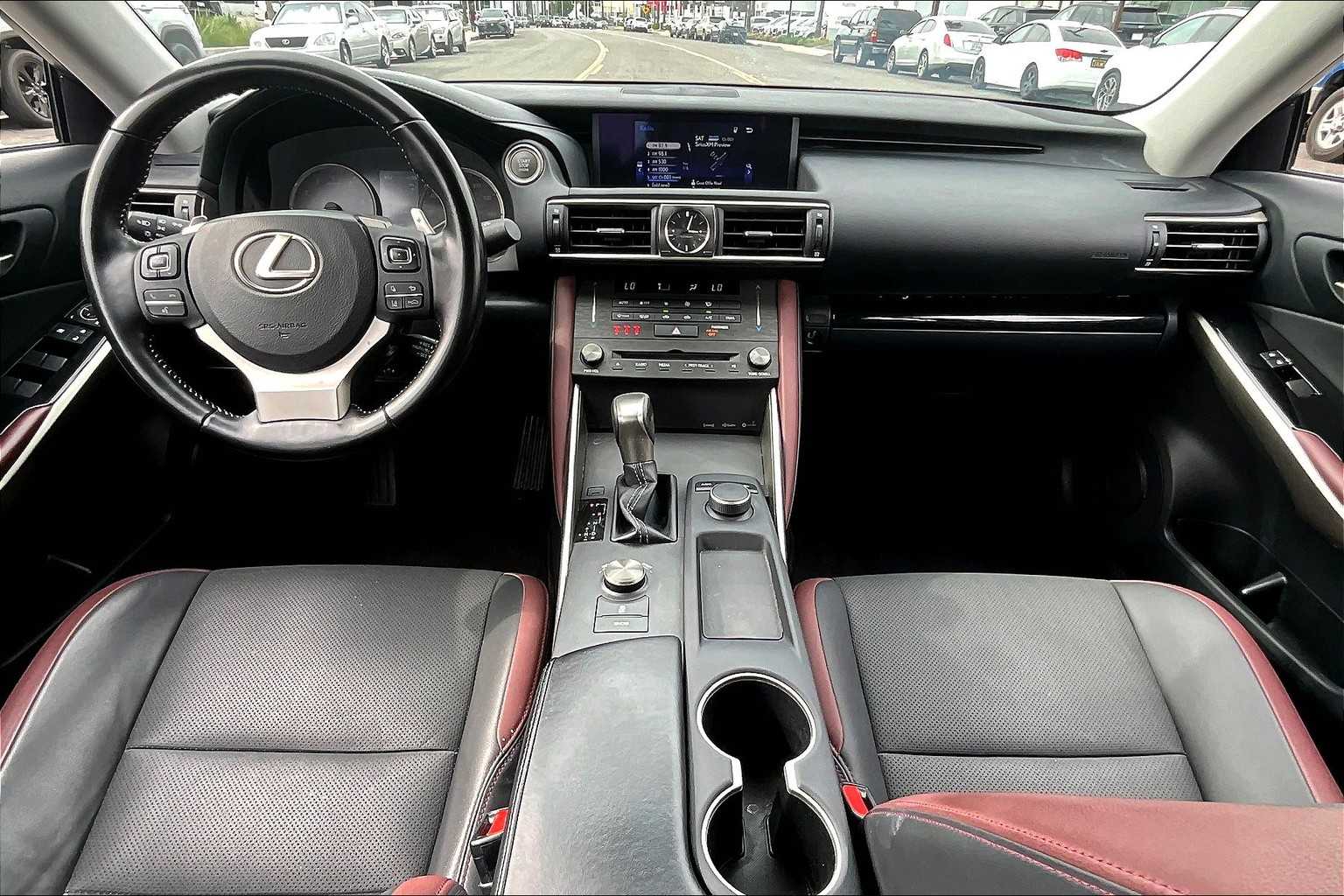 2020 Lexus IS 300 photo 15