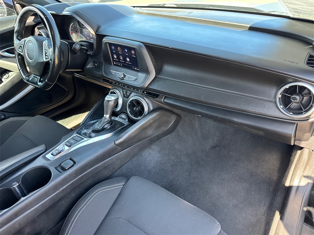 2020 Chevrolet Camaro 1LT photo 12