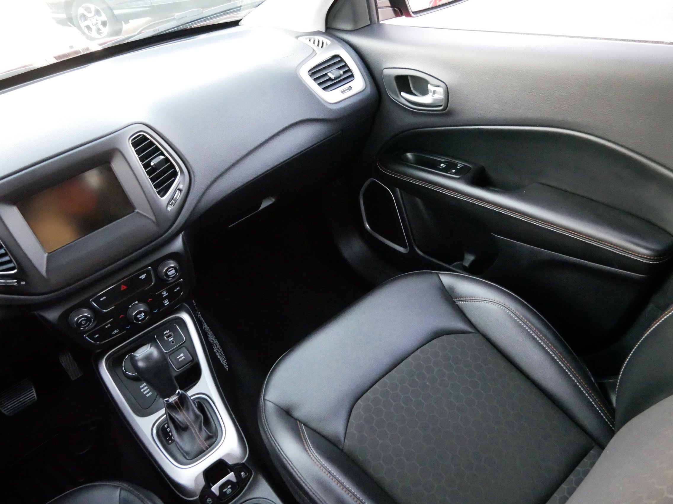 2018 Jeep Compass Latitude photo 11