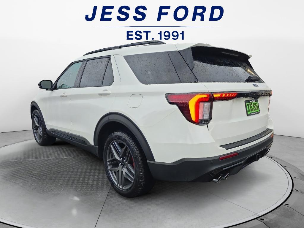2026 Ford Explorer ST photo 3