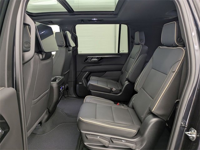 2025 Chevrolet Suburban Premier photo 20