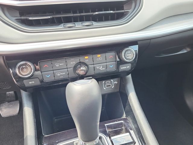 2025 Jeep Compass Limited photo 16
