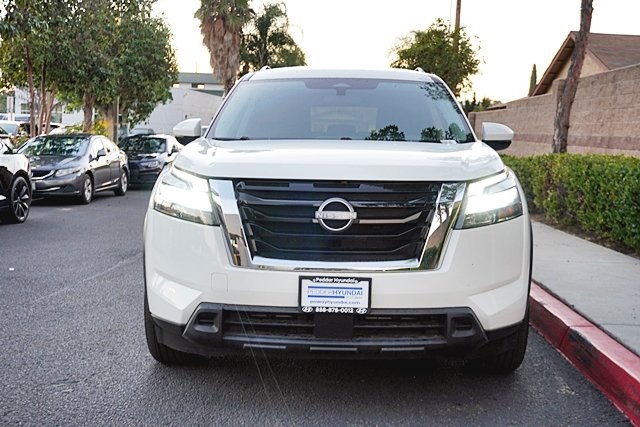 Used 2023 White Nissan SV image 4