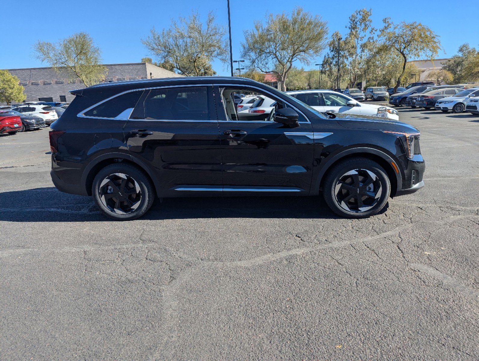 2025 Kia Sorento Plug-In Hybrid EX photo 3