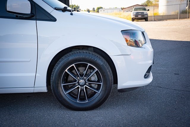 2017 Dodge Grand Caravan SE Plus Blacktop photo 5
