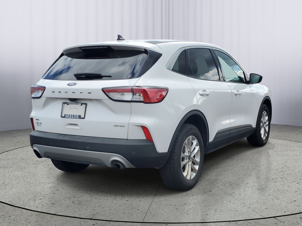 2022 Ford Escape SE photo 2