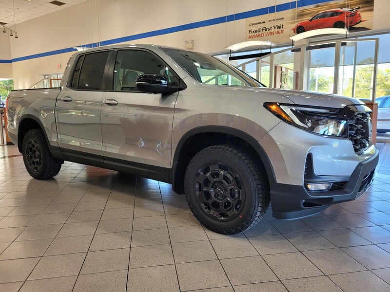 2026 Honda Ridgeline TrailSport photo 2