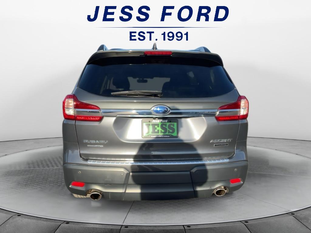 2022 Subaru Ascent Touring photo 3