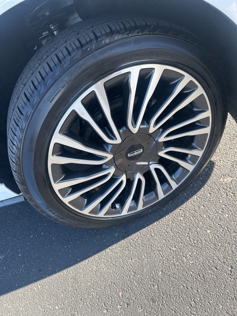 2022 Lincoln Corsair Standard photo 10