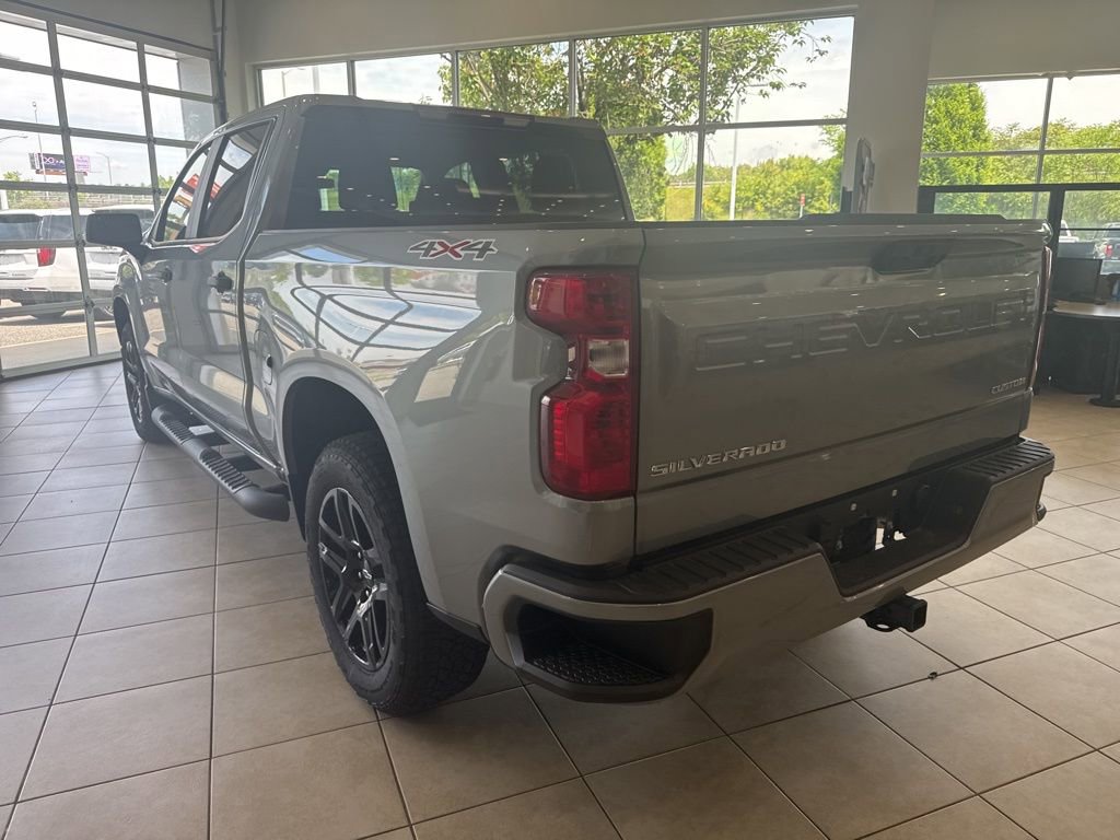2025 Chevrolet Silverado 1500 Custom photo 5