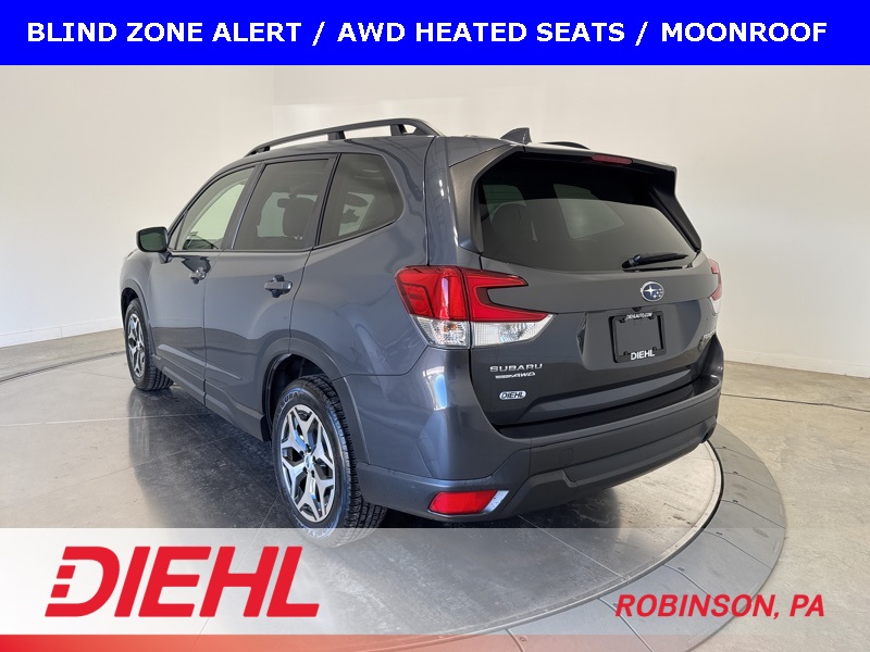 2022 Subaru Forester Premium photo 2