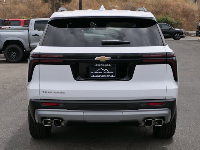 2025 Chevrolet Traverse photo 4