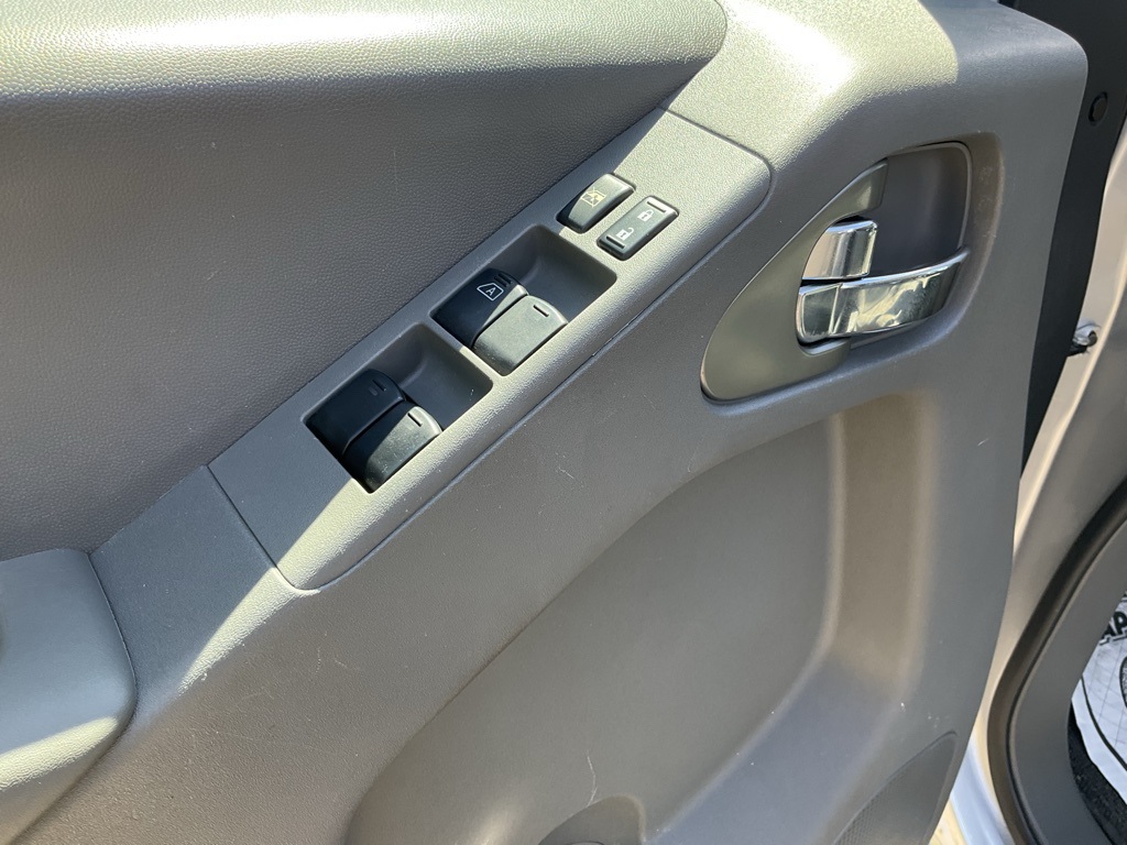 2018 Nissan Frontier SV photo 18