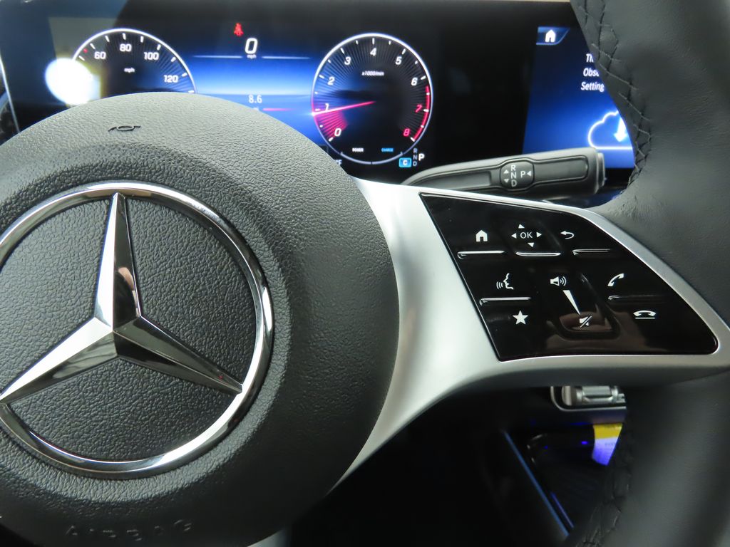 2026 Mercedes Benz GLB 250 photo 9