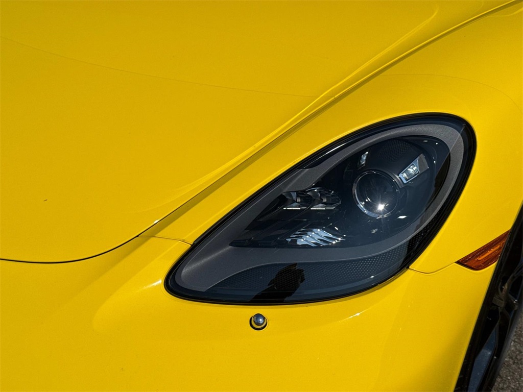 2024 Porsche Cayman S photo 7