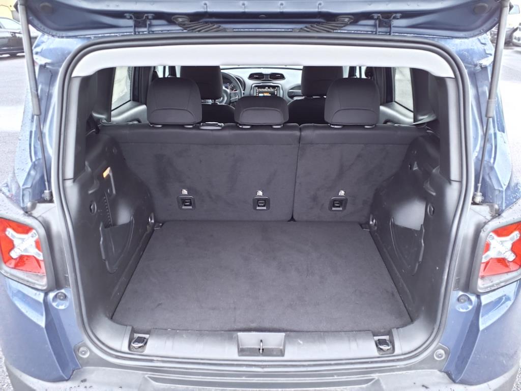2022 Jeep Renegade Latitude photo 11