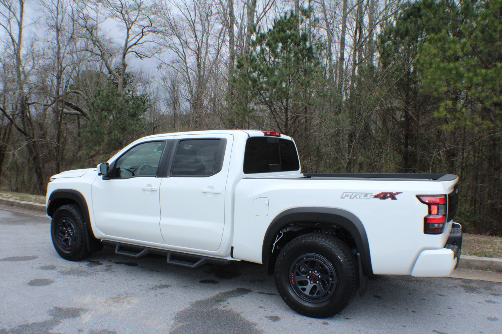 2025 Nissan Frontier PRO-4X photo 3