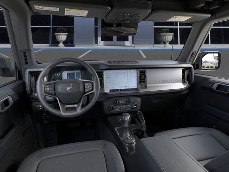 2025 Ford Bronco Badlands photo 9
