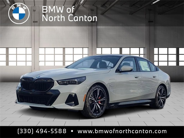 2026 BMW 5 Series 550e's photo