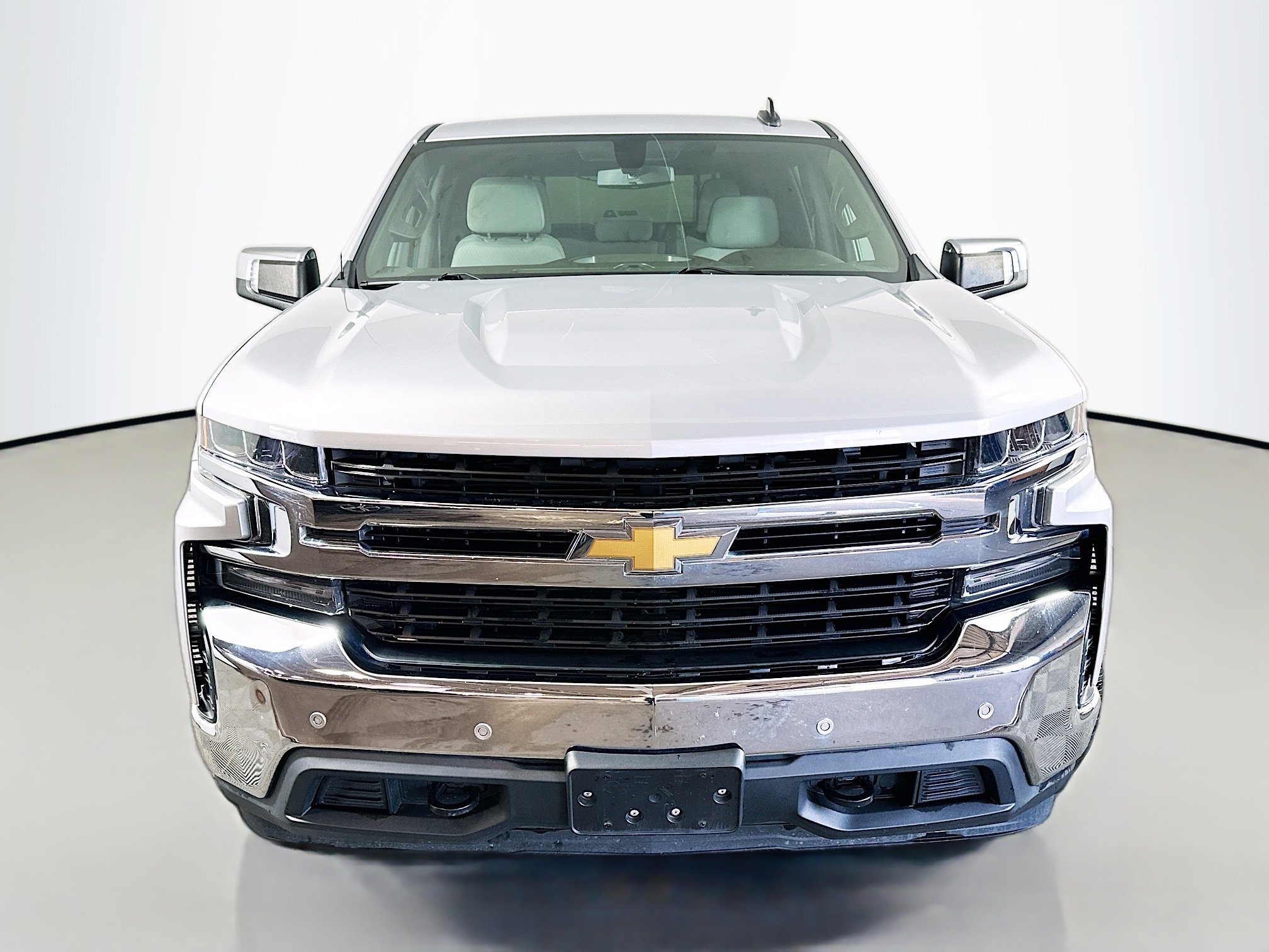 2020 Chevrolet Silverado 1500 LT photo 2