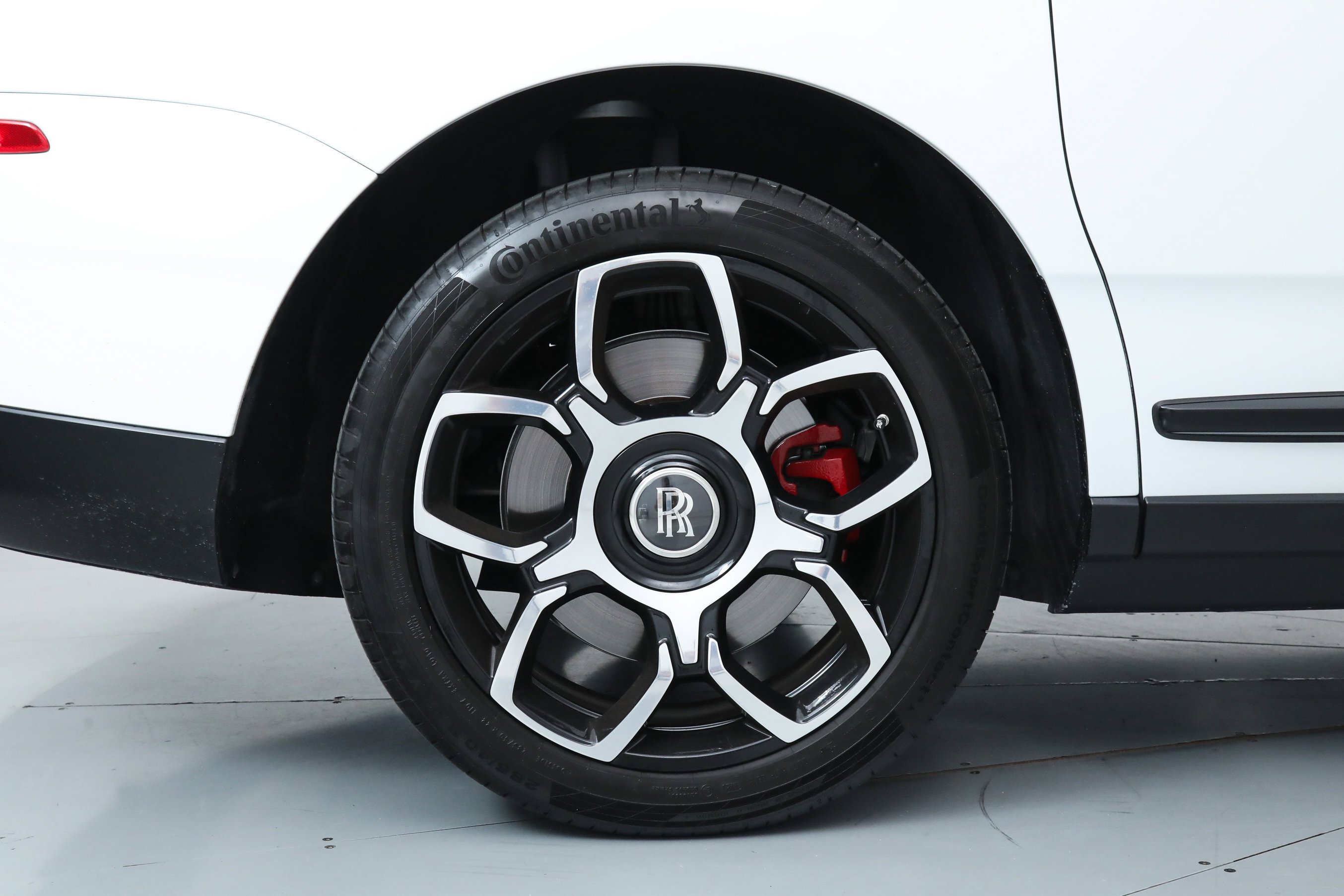 2023 Rolls Royce Cullinan Black Badge photo 44