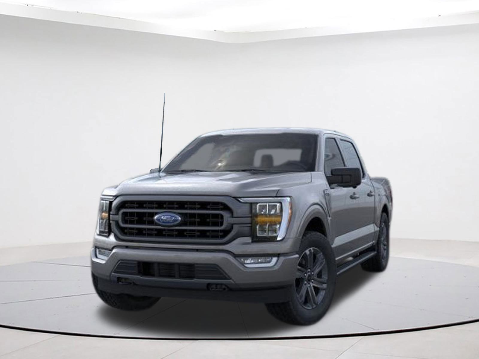 2023 Ford F-150 XLT photo 2