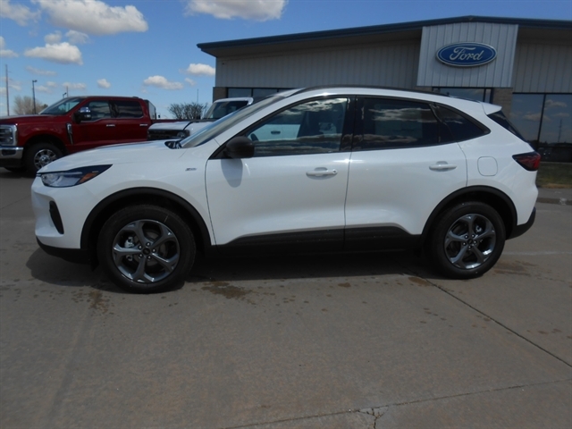 2025 Ford Escape ST-Line photo 2