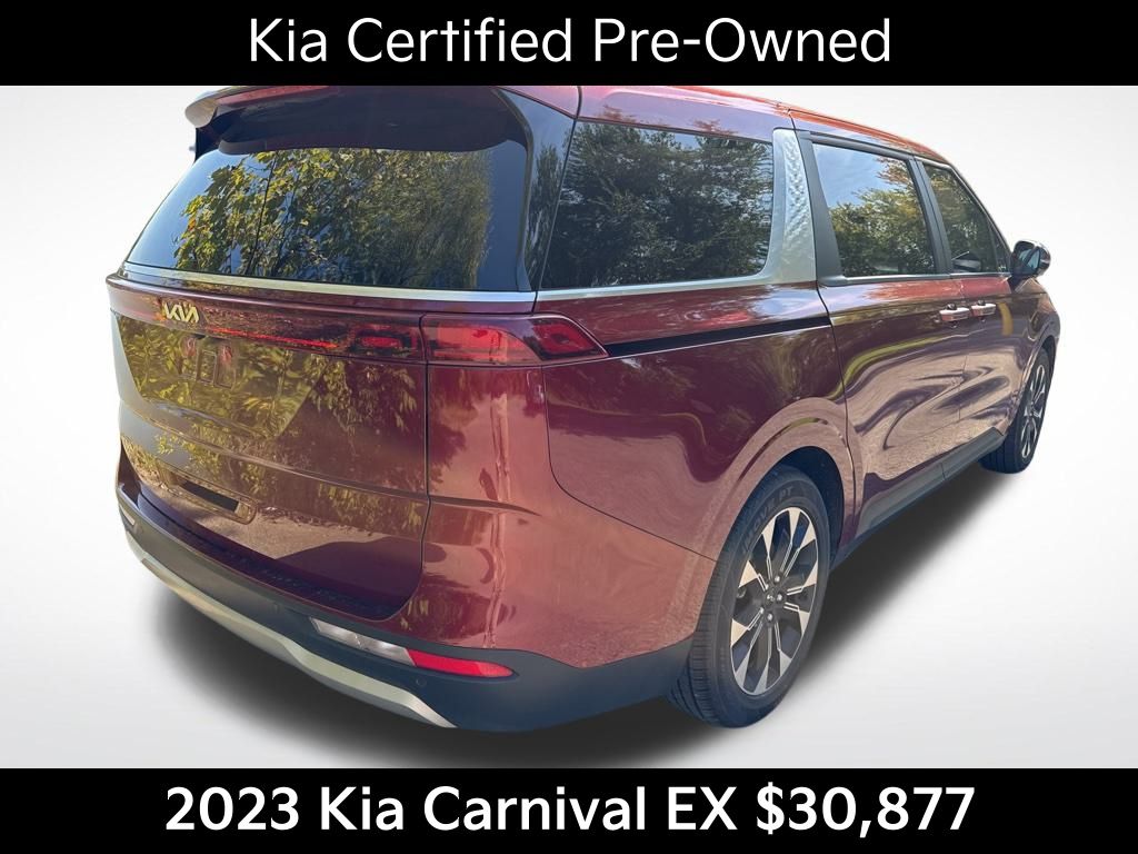 2023 Kia Carnival EX photo 3