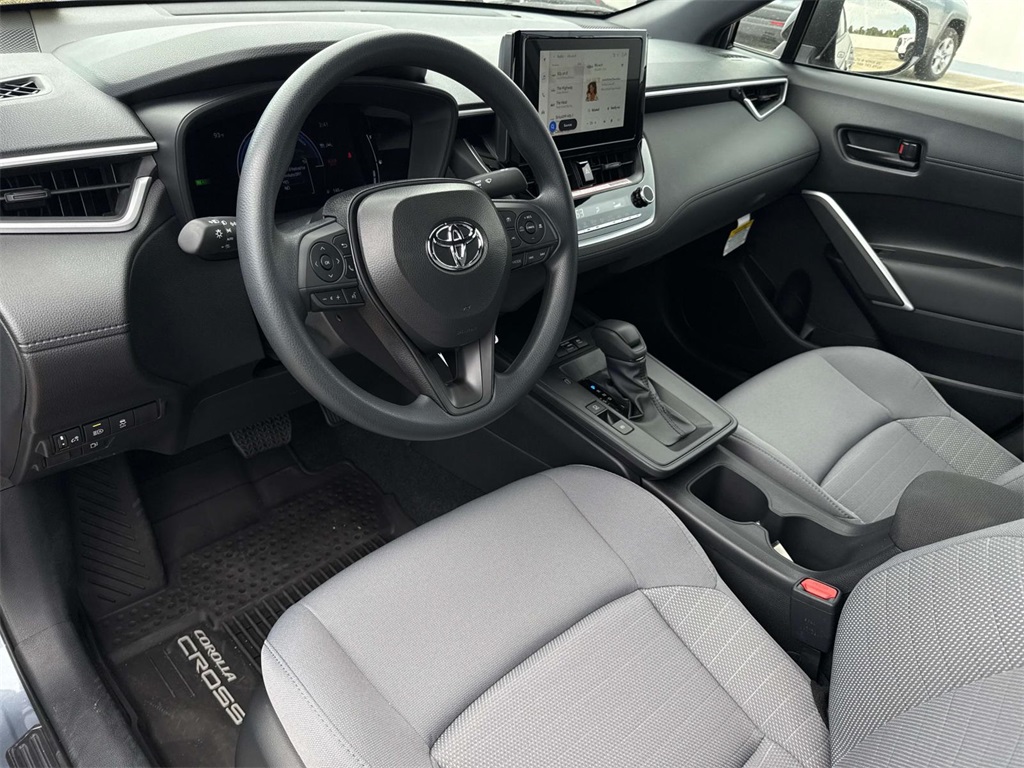 2026 Toyota Corolla Cross L photo 17