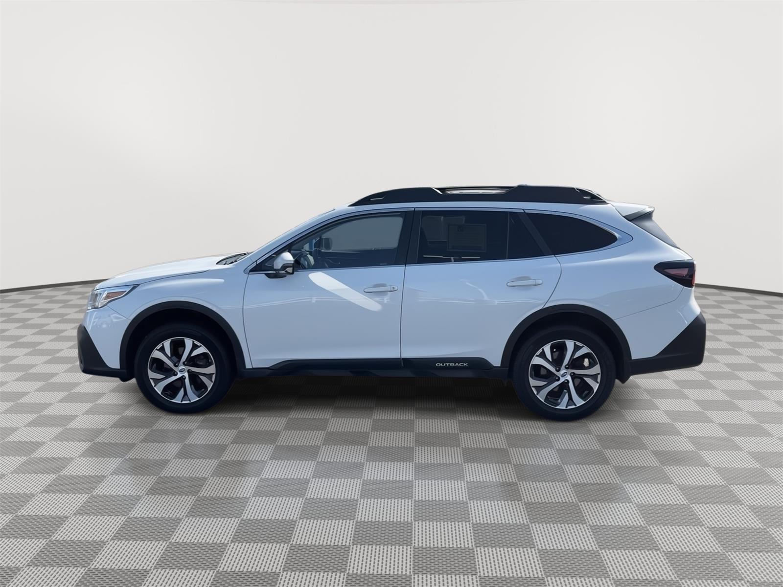2021 Subaru Outback Limited XT photo 2