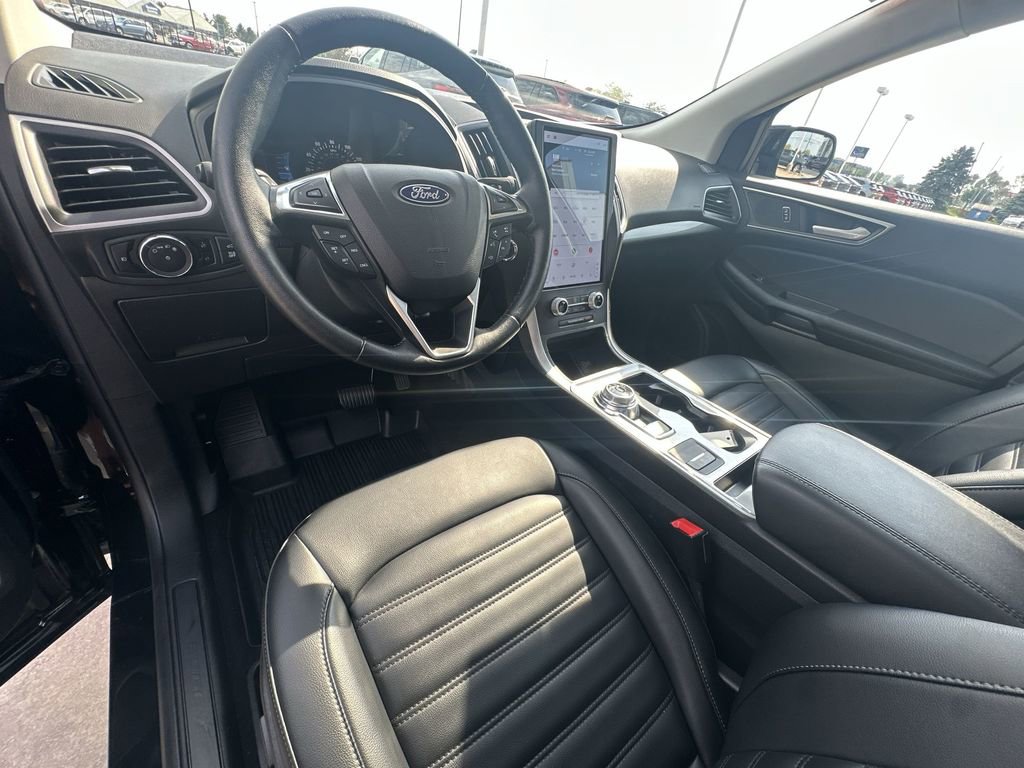 2023 Ford Edge SEL photo 10