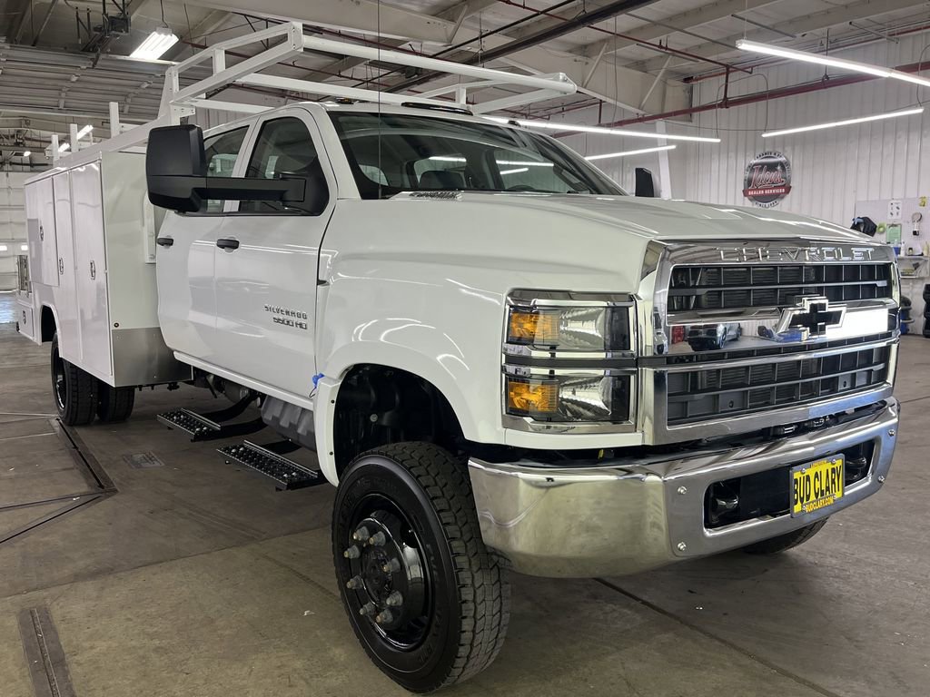 2024 Chevrolet Silverado 5500HD Work Truck photo 3