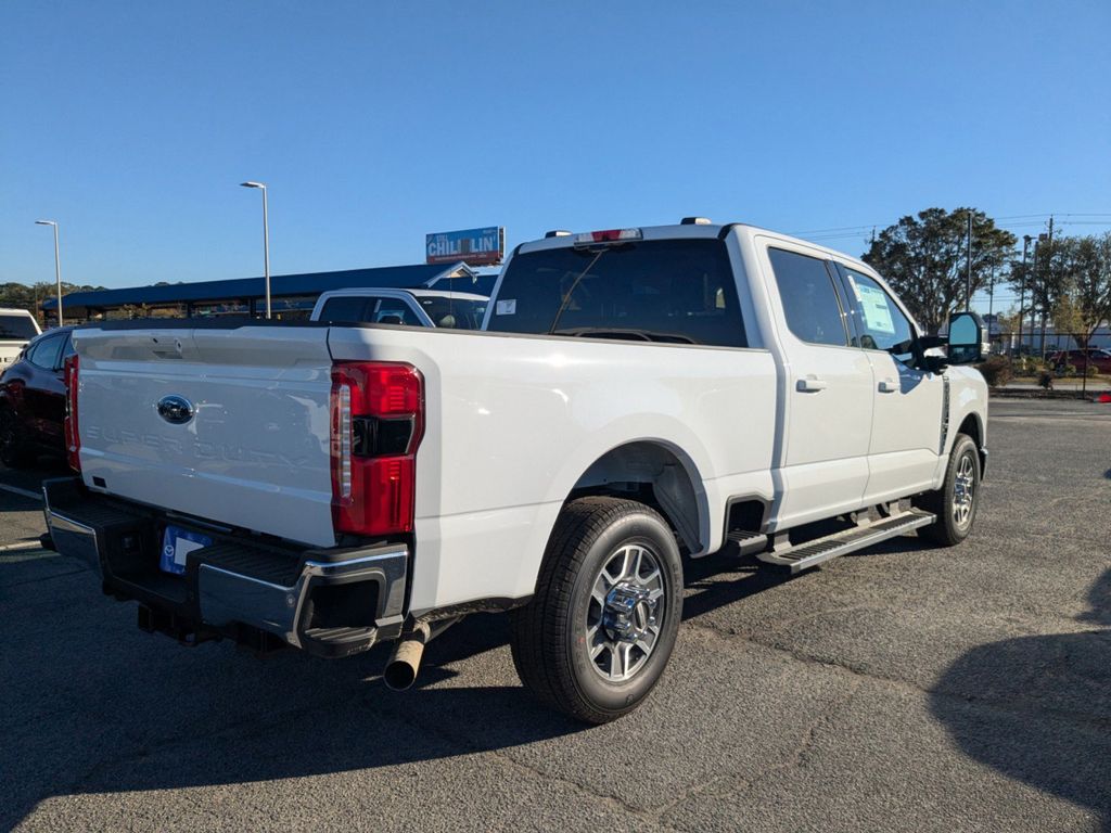2026 Ford F-350 Lariat photo 3