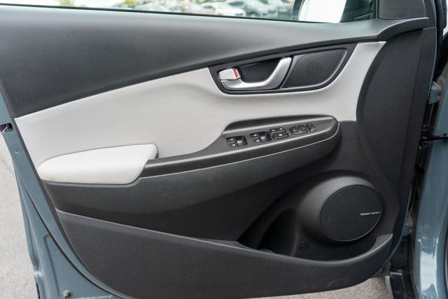 2023 Hyundai Kona Limited photo 10