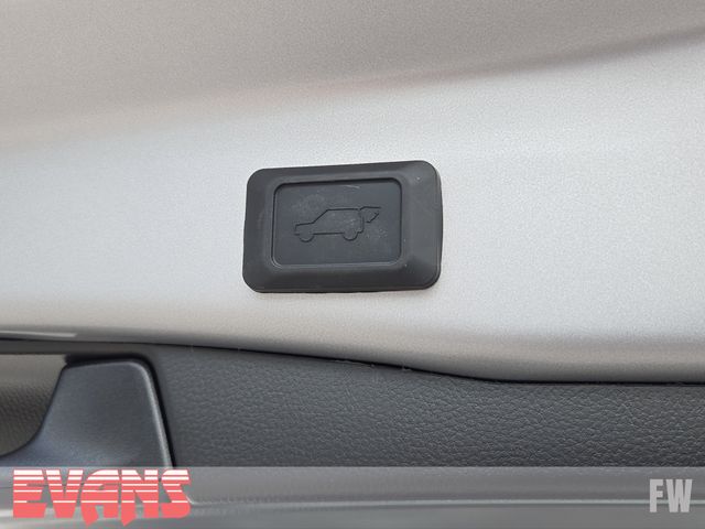 2025 Toyota RAV4 Hybrid XLE photo 28