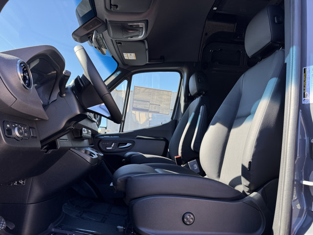 2026 Mercedes Benz Sprinter photo 2