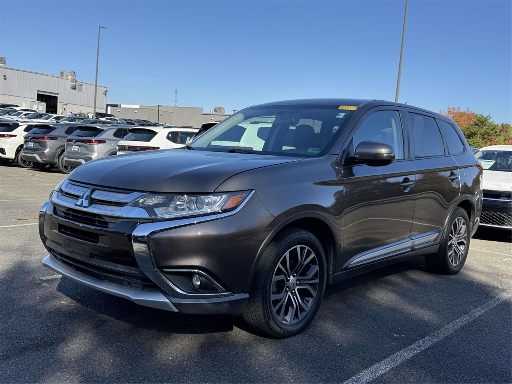 2016 Mitsubishi Outlander SE