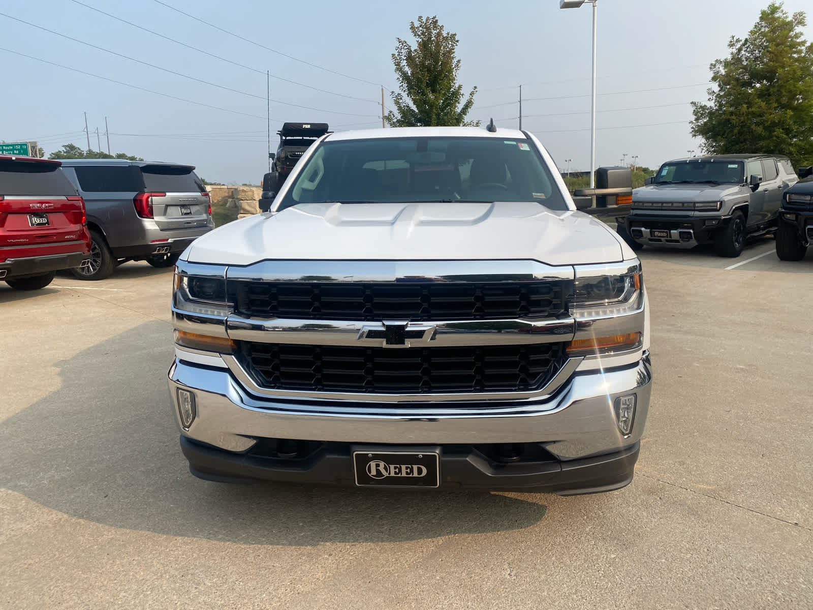 2018 Chevrolet Silverado 1500 LT photo 3