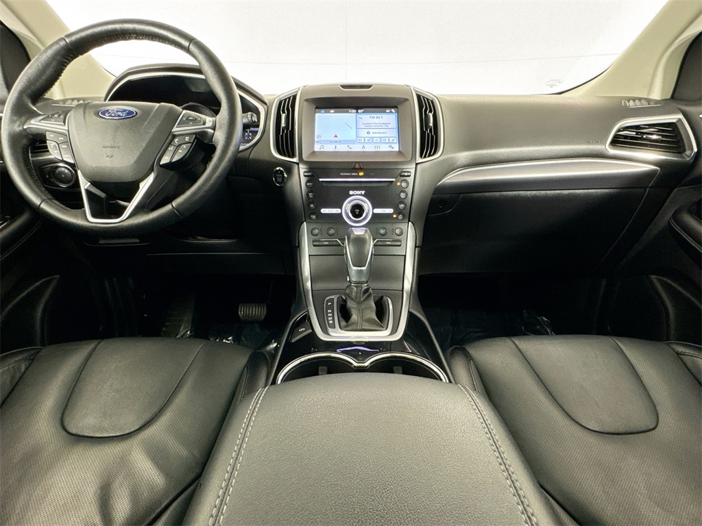 2018 Ford Edge Titanium photo 14