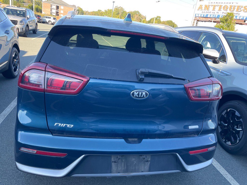 2017 Kia Niro LX photo 2