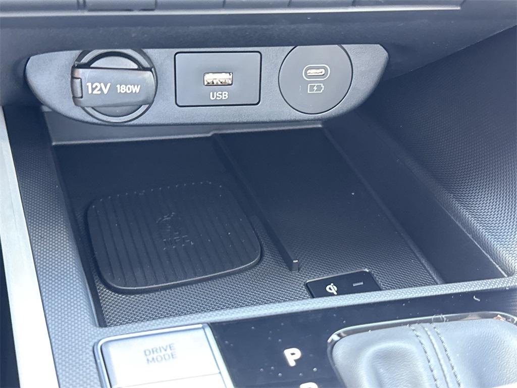 2025 Hyundai Elantra Limited photo 26