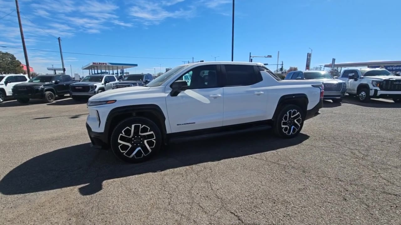 2024 Chevrolet Silverado EV RST photo 25